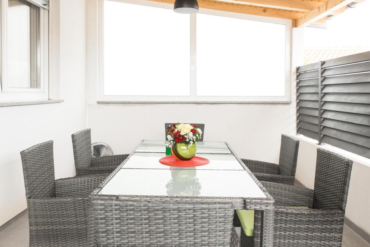 Apartment Zara - Luxury Apartment With Private Pool Exterior foto