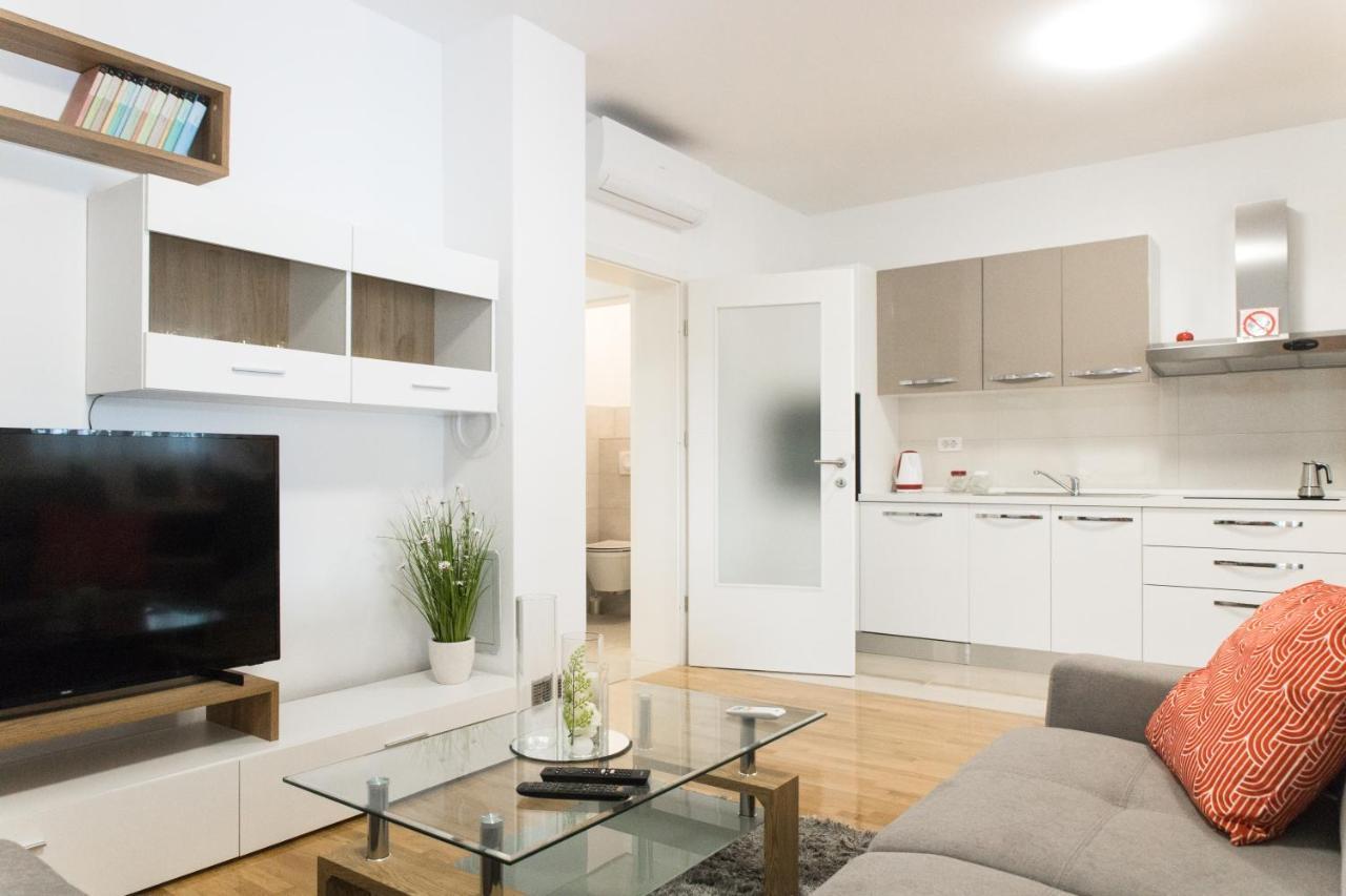 Apartment Zara - Luxury Apartment With Private Pool Exterior foto