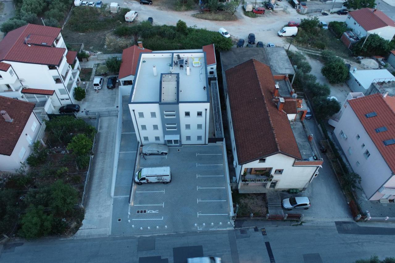 Apartment Zara - Luxury Apartment With Private Pool Exterior foto